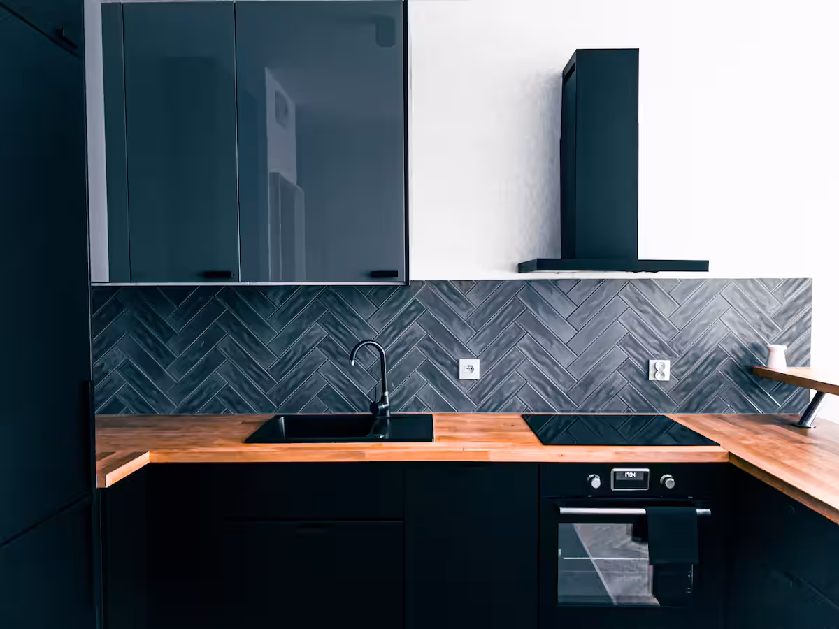 Apartament standard Bastion Wałowa — w pełni wyposażona kuchnia