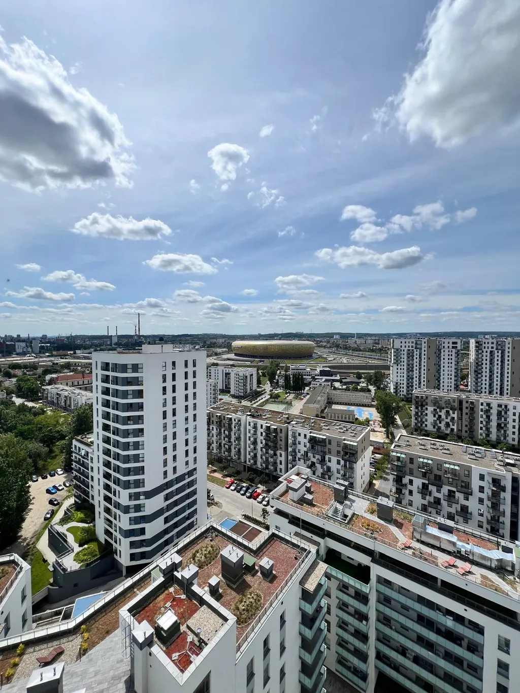 Panorama Gdańska z Polsat Plus Areną w tle — dzielnica Letnica i stadion z lotu ptaka